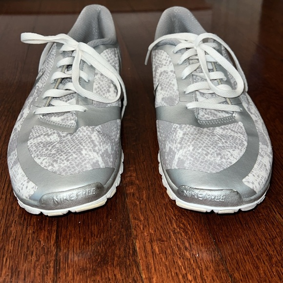 Nike Free 5.0s - python and silver! - Picture 3 of 11